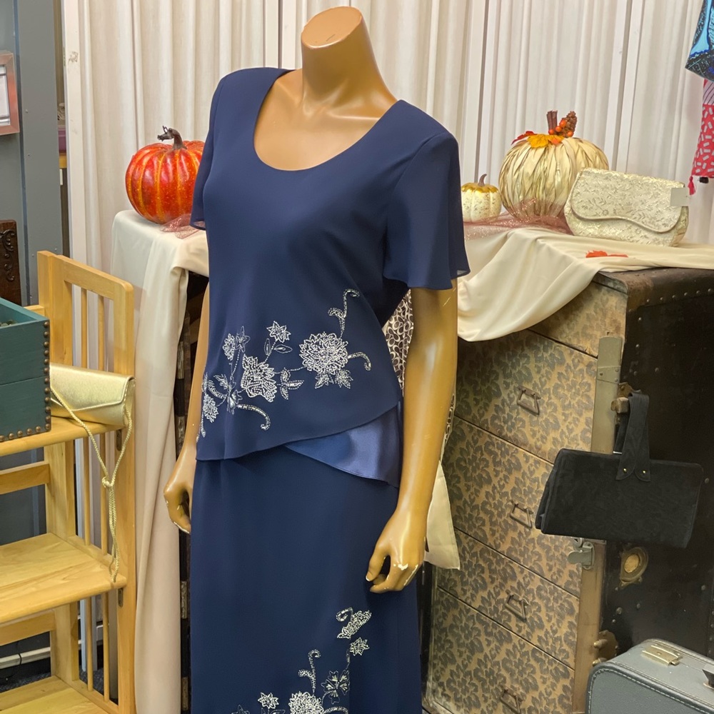 R & M Richards 2 pc Skirt/Top